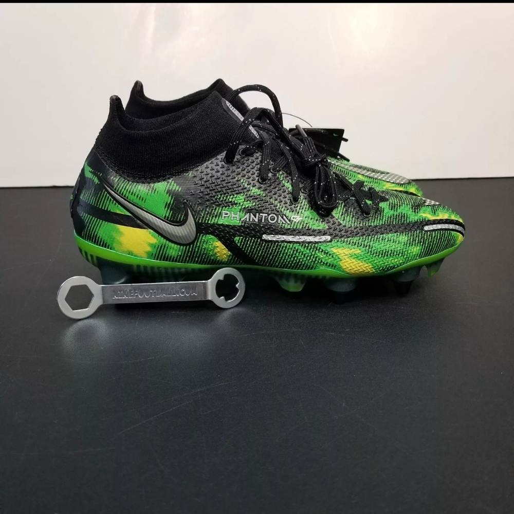 Nike Size 4 Men = Size 5.5 Women Phantom GT2 Elite DF SW AG-Pro Soccer Cleat